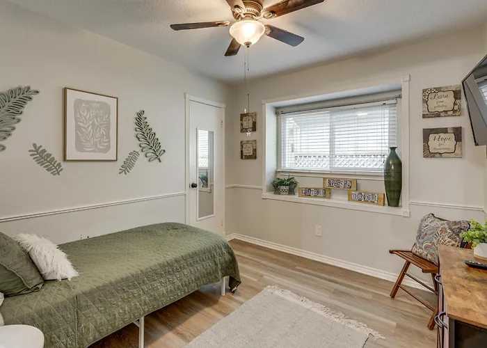 2 Mi To Dtwn! Modern Oasis W/ Patio
