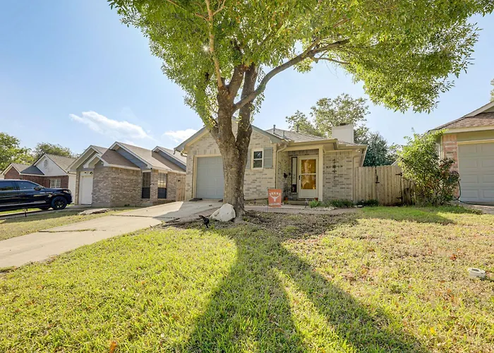 2 Mi To Dtwn! Modern Oasis W/ Patio Holiday home *